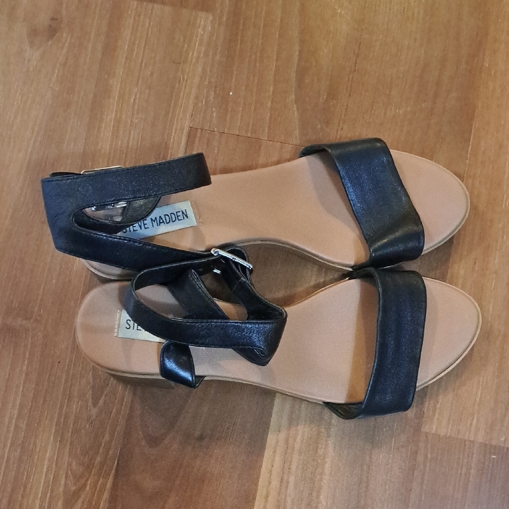 Steve Madden Black Block Heel Sandals - Picture 6 of 8